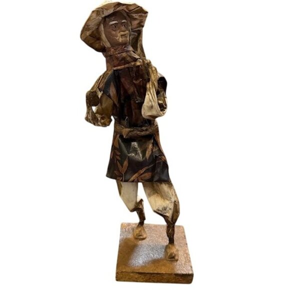 Handcrafted Banana Leaf Farmer Sculpture With Rice Basket - Picture 1 of 8